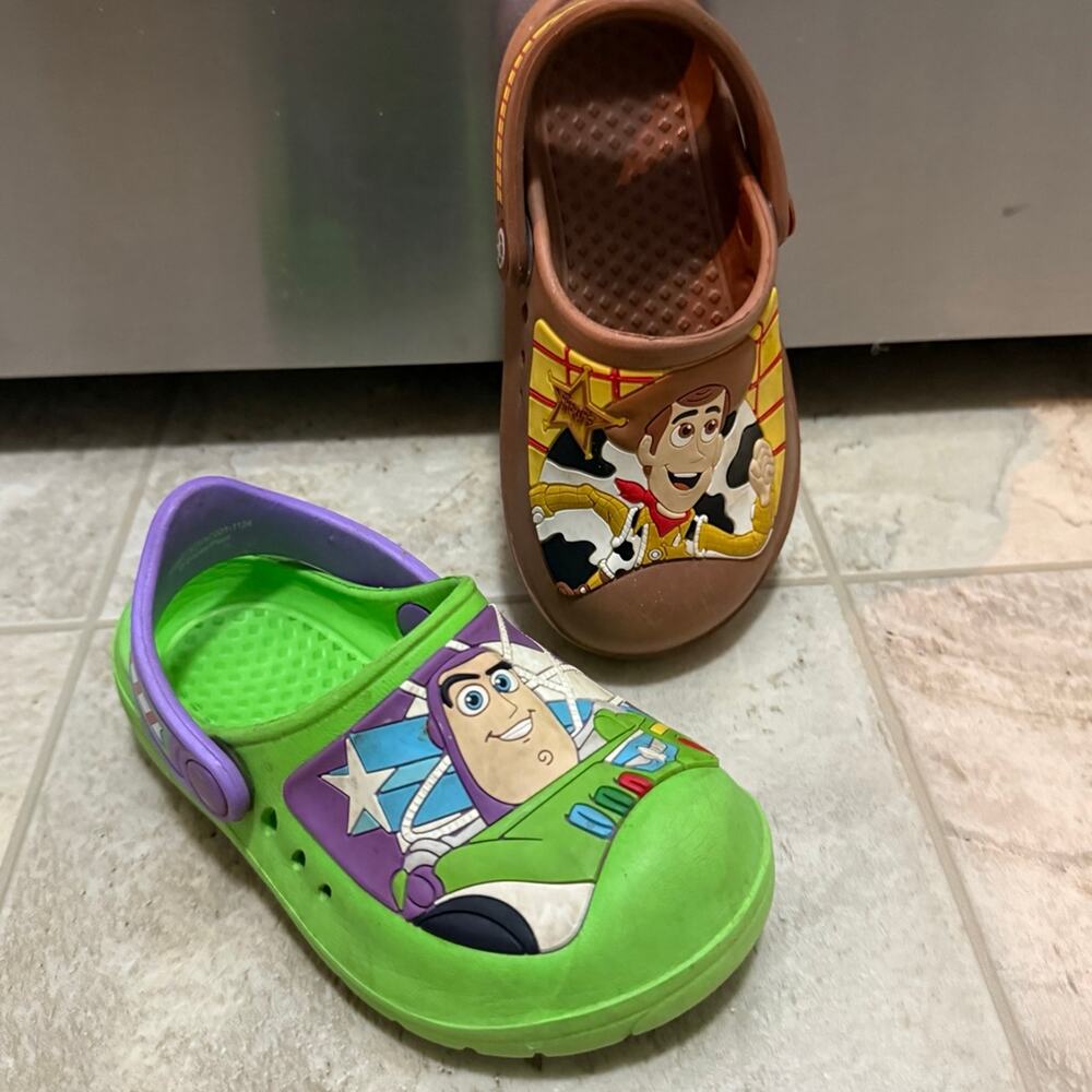 Disney Pixar Toy Story Buzz & Woody Clogs Toddler Size 7/8 Green Purple Brown